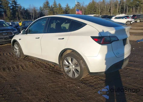 2020 Tesla Model Y Long Range Dual Motor All-Wheel Drive z USA, uszkodzony, nr VIN 5YJYGDEEXLF037010